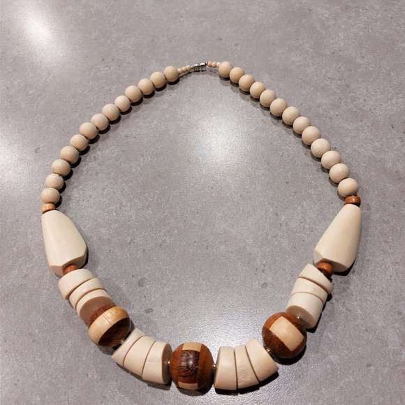 FASHION JEWELRY Women's Various Shapes Wood Beads - Ivory/Brown/Tan - NWOT - Picture 6 of 7